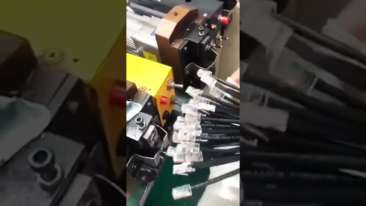 شاهد آلة تجعيد كابلات الشبكة ورؤوس RJ-45 الأوتوماتيكية - فيديو حقيقي من المصنع
