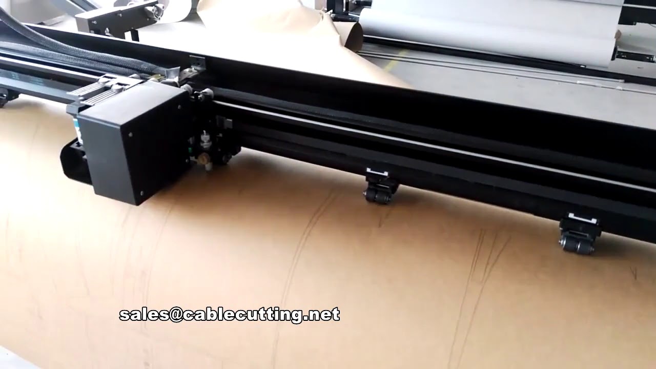 ماكينة القطع بالسكين الأوتوماتيكية (Plotter Cutter) - دقة عالية للقطع الصناعي
