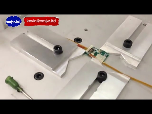 آلة لحام أوتوماتيكية للوحات الإلكترونية – نوع طاولة مع كابلات PCB