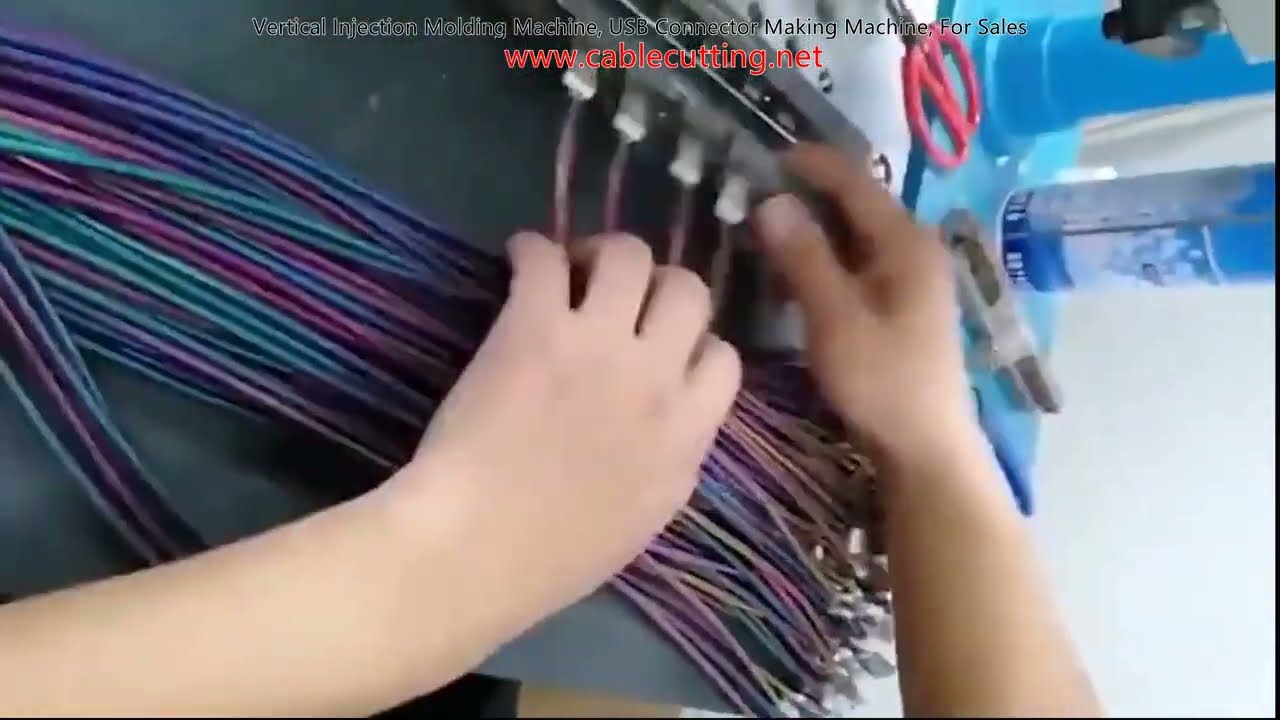 آلة حقن عمودي عالية الدقة لتصنيع موصلات USB - معروضة للبيع