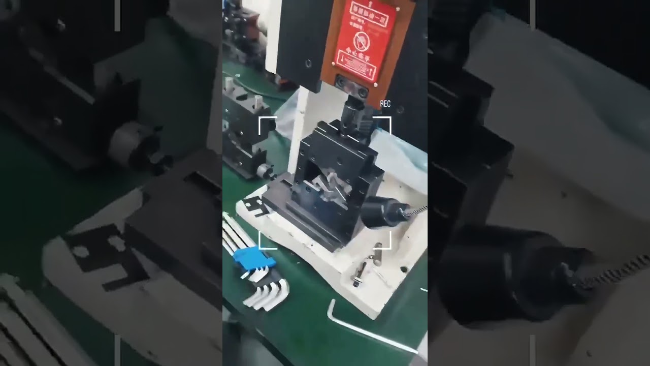 قالب أفقي دقيق 4-TS: دقة فائقة في تشكيل البلاستيك بالحقن