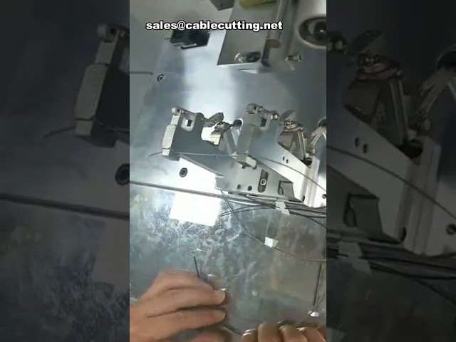 آلة وضع ملصقات الأسلاك والكابلات نصف الطي مع تصنيع الأنابيب البلاستيكية لمحركات السيارات