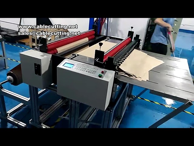 ماكينة قص أوتوماتيكية للأقمشة المقاومة للغبار وورق التغليف والأفلام العاكسة - دقة عالية وإنتاجية فائقة
